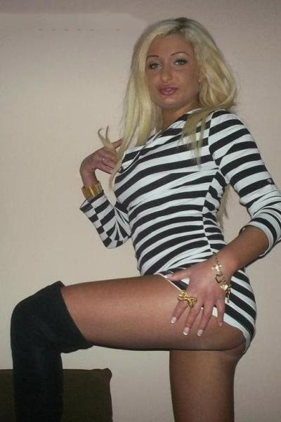 Проститутка Света СПб у метро Горьковская, телефон +7(981)284-95-14