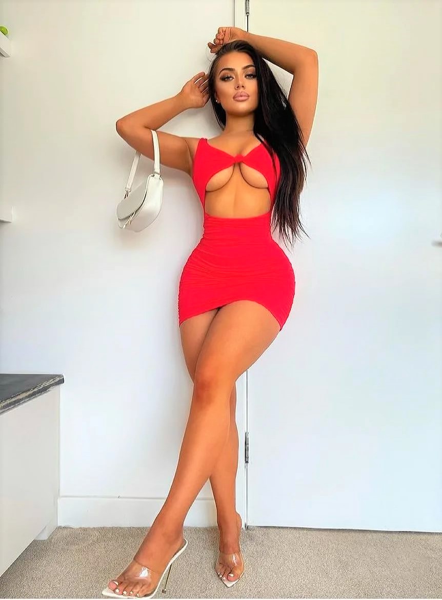 Проститутка Регина Санкт-Петербурга у метро Проспект Большевиков, телефон +7(981)136-33-84