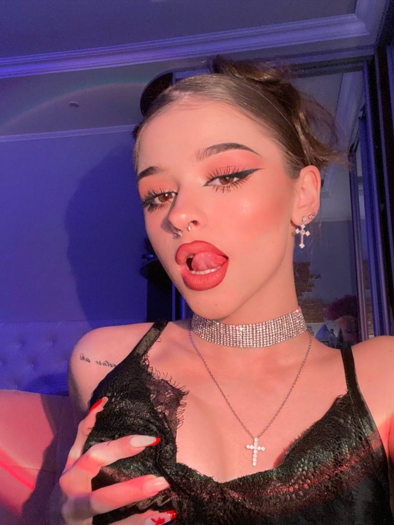 Проститутка Олеся СПб у метро Старая Деревня, телефон +7(931)366-28-01