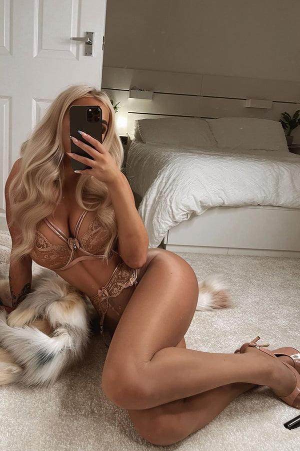 Проститутка Вероника СПб у метро Пионерская, телефон +7(999)028-14-58